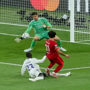 وكيل كورتوا يكشف لـ365scores حقيقة مفاوضات الدوري السعودي
